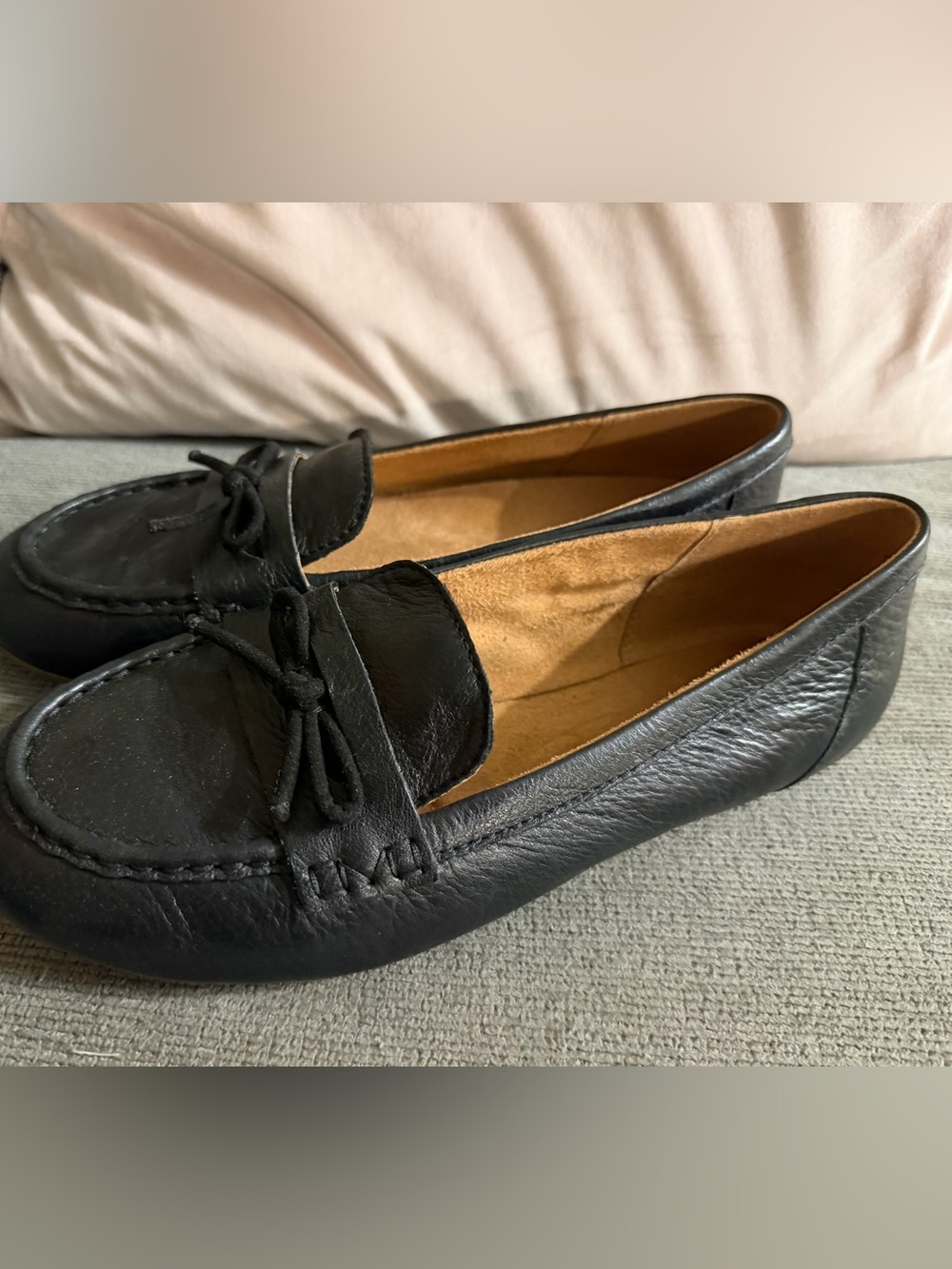 Vionic Black Leather Slip-On Loafers with Bow Detail. Brand nee, never worn